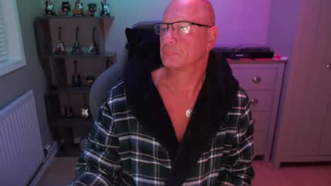 oldveteranuk online show from April 27, 4:21 am