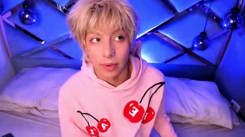 oliiverr22 online show from January 18, 2:37 pm