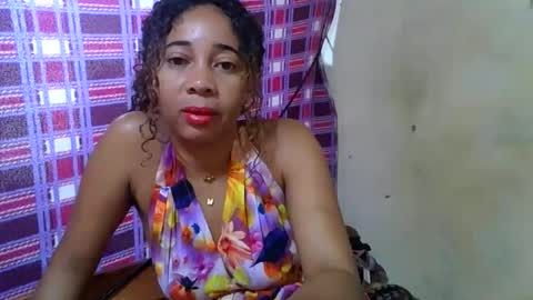 olinaa online show from May 25, 9:15 am