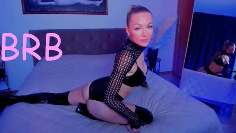oliva_candy online show from September 25, 1:56 am