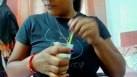 Snapshot of olivahot30 chatting on March 2, 9:43 pm olivahot30 online show from March 2, 9:43 pm