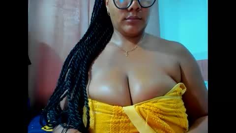 Snapshot of olivahot30 chatting on February 15, 9:59 pm olivahot30 online show from February 15, 9:59 pm