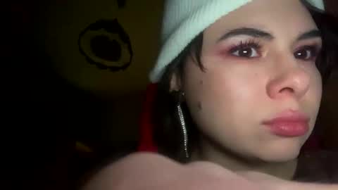 Snapshot of olivepeach chatting on December 10, 8:38 pm Oil online show from December 10, 8:38 pm