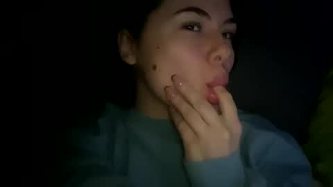 Snapshot of olivepeach chatting on December 7, 12:51 pm Oil online show from December 7, 12:51 pm