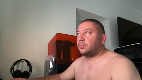 Oliver84 online show from July 1, 4:15 pm