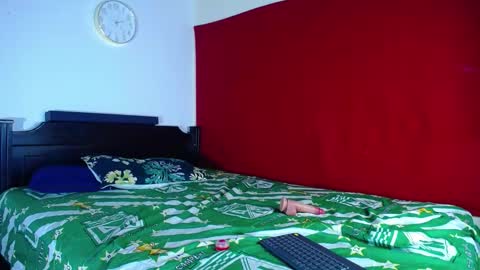 Oliver and MeganIndependent online show from September 20, 7:22 am