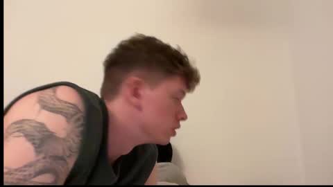 Snapshot of oliver_and_thomas chatting on October 14, 6:44 pm Oliver and Thomas online show from October 14, 6:44 pm