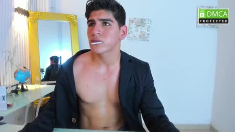 oliver_avella online show from December 22, 4:17 am