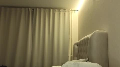 oliver online show from March 11, 9:40 pm