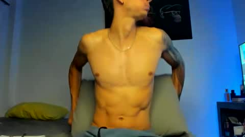 Oliver bennet online show from October 22, 2:15 am