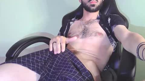 Oliver online show from December 3, 8:20 pm