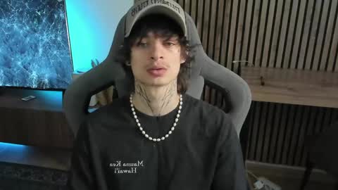 oliverrgroove online show from April 14, 1:14 pm