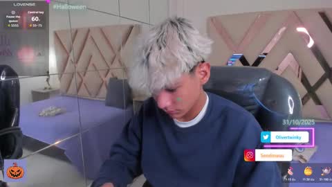 Oliver online show from October 30, 1:55 pm