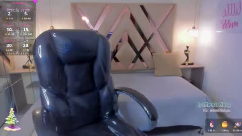 Oliver online show from November 17, 2:19 pm