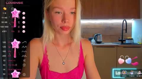 Snapshot of olivia_bells chatting on September 22, 10:03 pm Olivia 3 online show from September 22, 10:03 pm