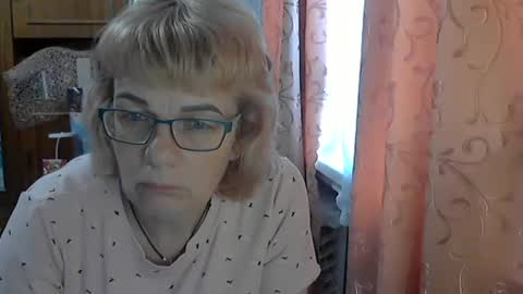Olivia Mia online show from May 28, 12:03 pm