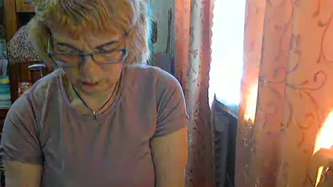 Olivia Mia online show from May 5, 10:54 am