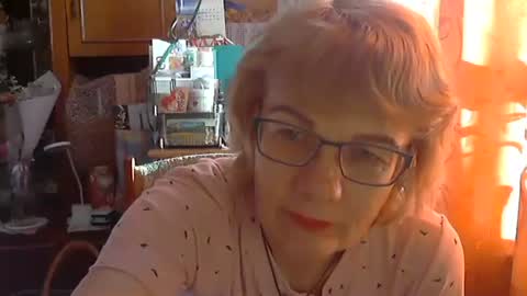 Olivia Mia online show from March 7, 2:06 pm