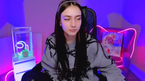 olivia_norton_ online show from December 2, 4:27 pm