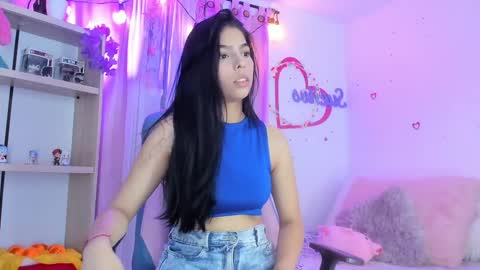 olivia_pretty_ online show from February 5, 7:10 pm