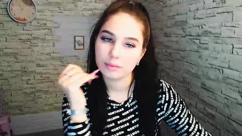 Olivia online show from February 10, 11:15 am