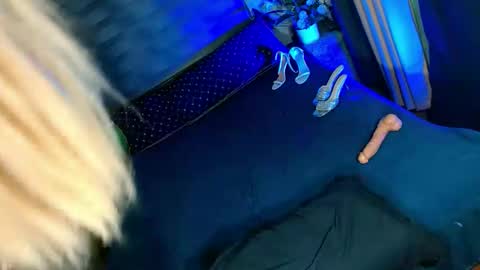 Snapshot of olivia_the_temptress27 chatting on September 22, 9:57 am Miss OLIVIA online show from September 22, 9:57 am