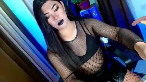 Snapshot of olivia_the_temptress27 chatting on September 18, 9:35 am Miss OLIVIA online show from September 18, 9:35 am