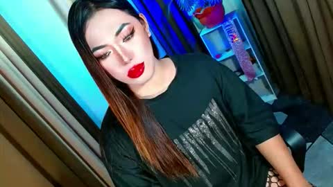 Snapshot of olivia_the_temptress27 chatting on October 10, 10:10 am Miss OLIVIA online show from October 10, 10:10 am