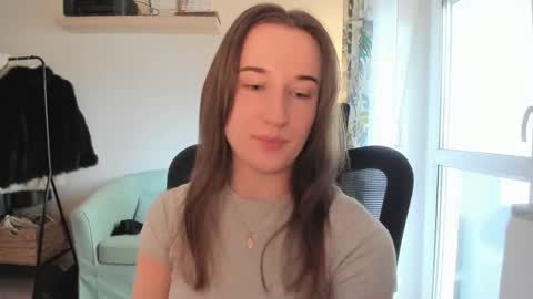 Oliwiaa2004 online show from April 14, 12:41 pm