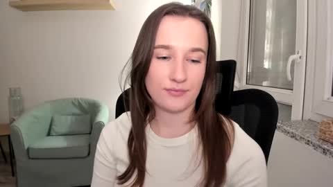 Oliwiaa2004 online show from February 13, 12:24 am