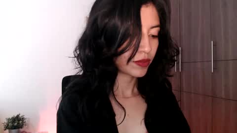oliviaaa__ online show from January 3, 5:42 pm
