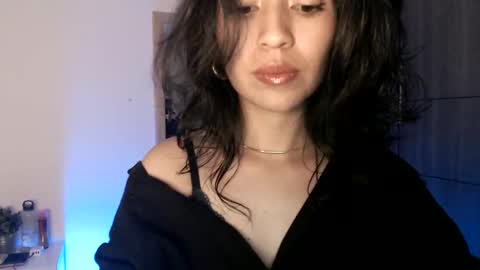 oliviaaa__ online show from February 6, 10:10 pm