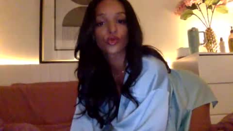 oliviaamara online show from May 20, 3:03 am