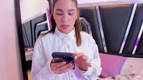 OLIV online show from February 28, 9:12 pm