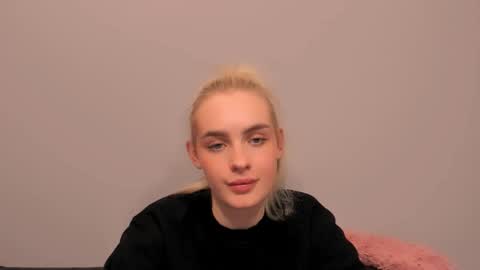 oliviaBeauty online show from February 21, 7:50 pm