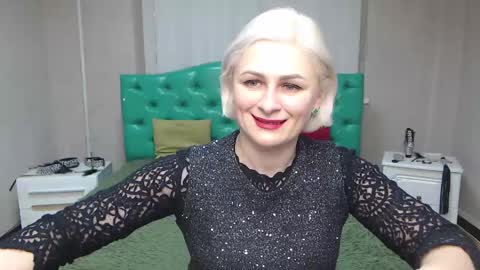 Snapshot of oliviahorst chatting on January 29, 6:12 am OliviaHorst online show from January 29, 6:12 am