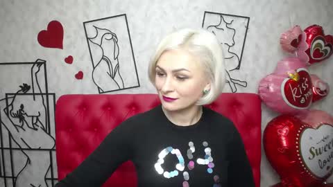 Snapshot of oliviahorst chatting on February 15, 10:11 am OliviaHorst online show from February 15, 10:11 am
