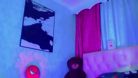 oliviahot01 online show from May 4, 1:34 am