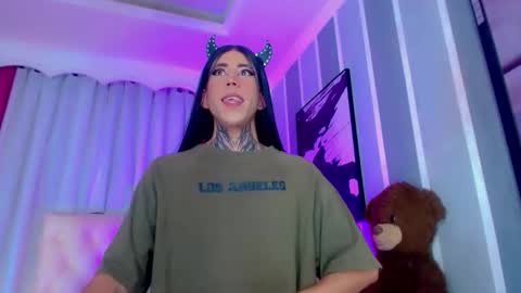 oliviahot01 online show from April 8, 4:48 am