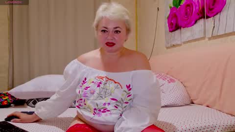 oliviaparadise online show from May 28, 7:12 pm
