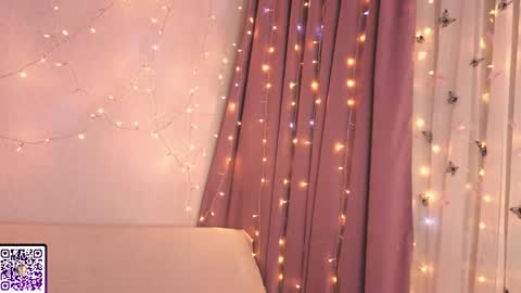 Kylie online show from April 9, 7:19 pm