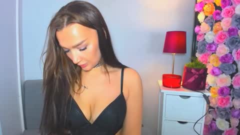 OliviaWomen online show from October 22, 6:38 am