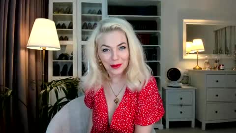 ollalla7 online show from May 31, 8:43 pm