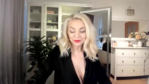 ollalla7 online show from March 10, 10:52 am