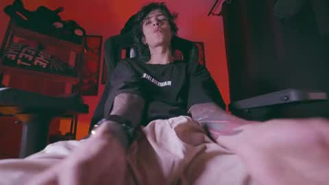     online show from March 28, 12:23 am