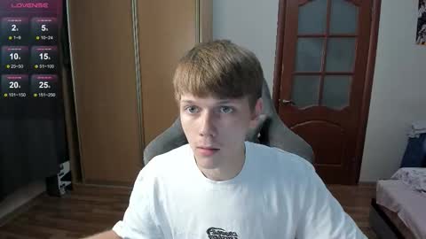 Oliver and Mira online show from November 10, 9:28 pm