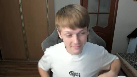 Oliver and Mira online show from November 25, 10:08 pm