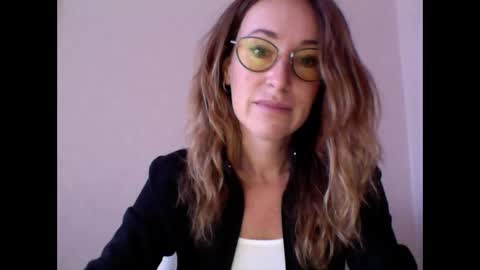 olyra11 online show from February 25, 7:56 am