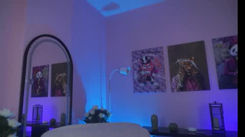 Olyvia online show from March 31, 7:58 pm