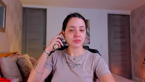 Snapshot of omstudio1994 chatting on December 18, 2:49 pm Martina Ricci online show from December 18, 2:49 pm